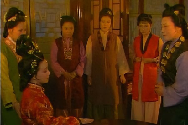 涨8配资 抄检大观园为什么不查宝钗，是怕查出问题王夫人没脸吗？